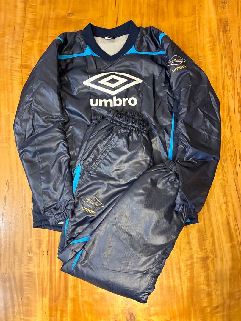 極美品 UMBRO 中綿 ピステ ウィンドブレーカー L M 上下 セットアップ