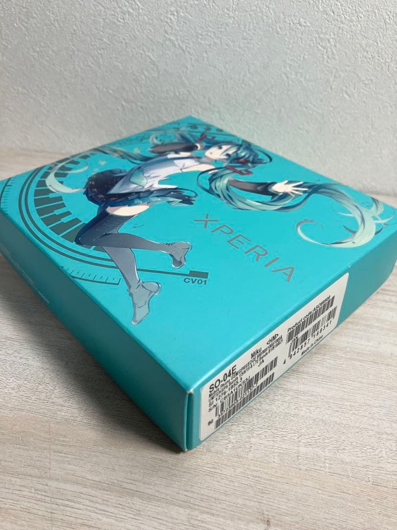 Xperia feat. 初音ミク SO-04E