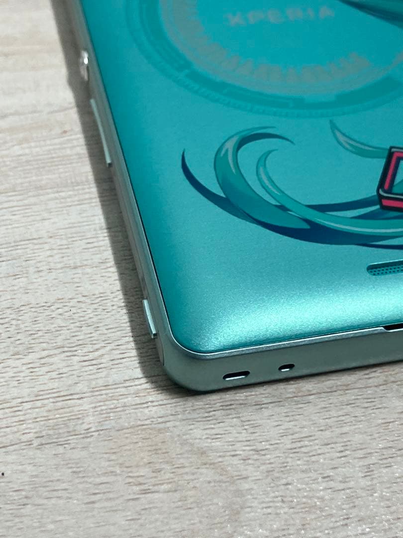 Xperia feat. 初音ミク SO-04E