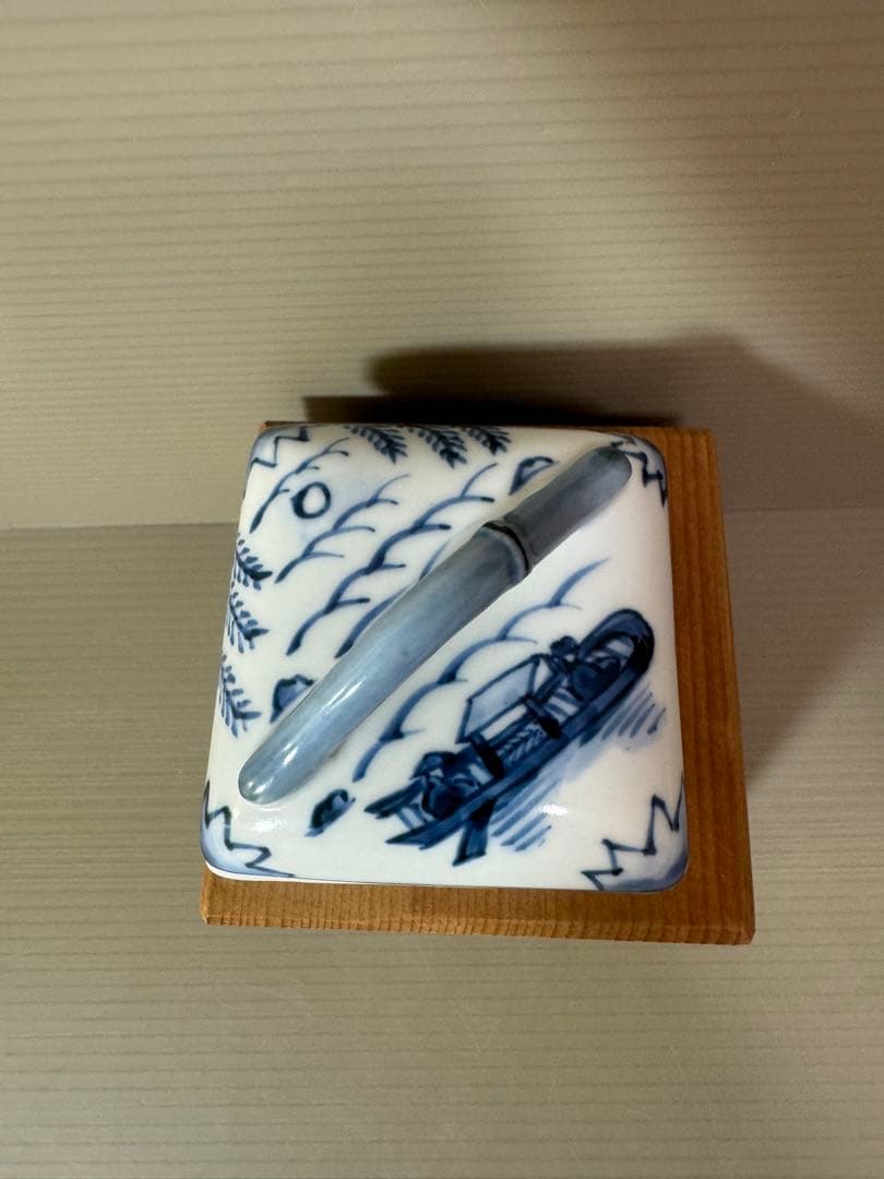 2767 景雲作　染付隅田川　香合