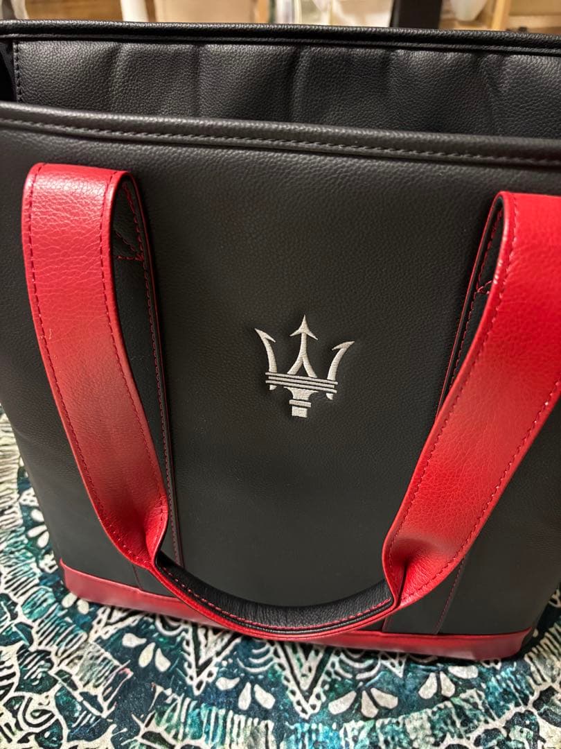 マセラティ　ゴルフバッグ【未使用美品】