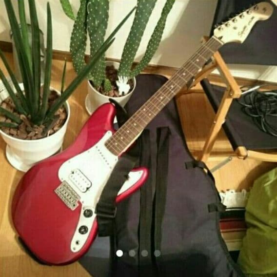 値段交渉可能Squier by Fender FSR Cyclone