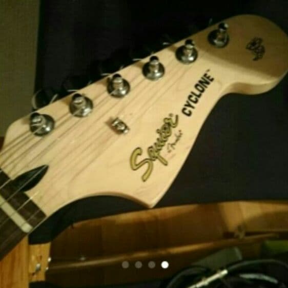 値段交渉可能Squier by Fender FSR Cyclone