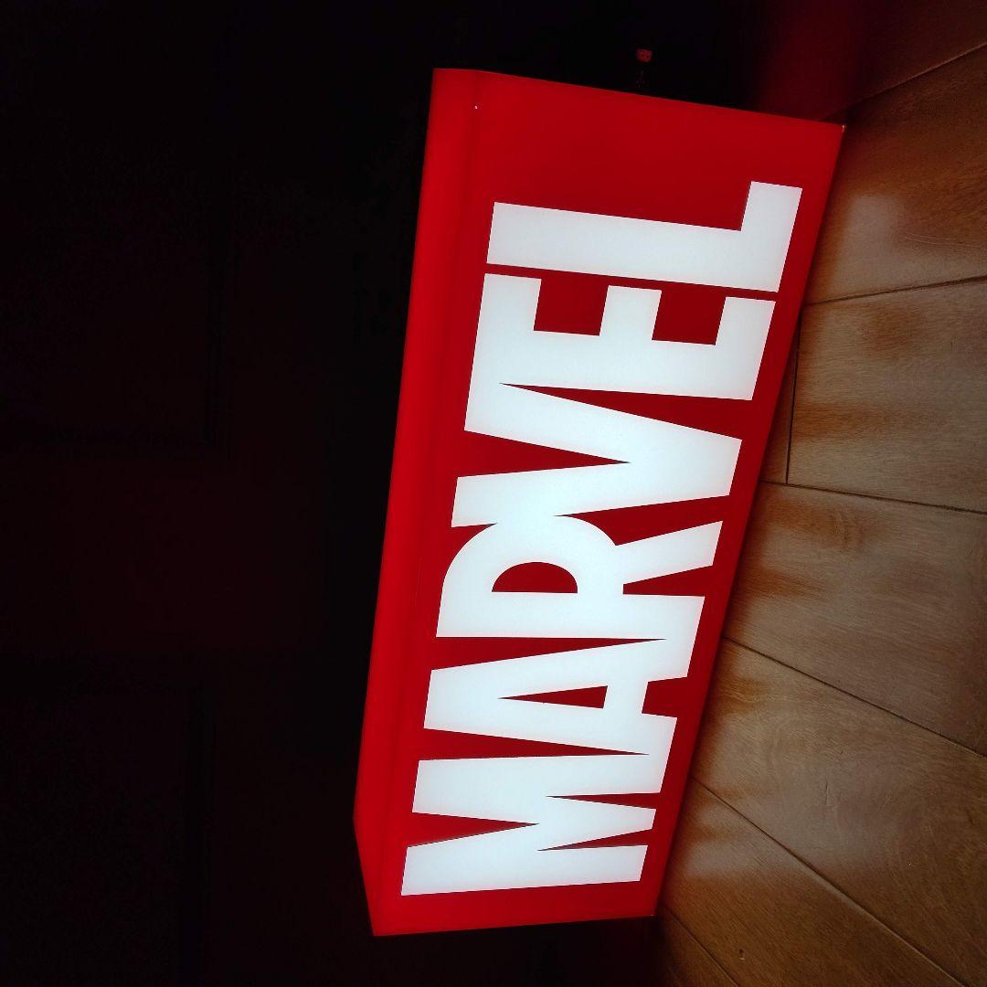 【ほぼ未使用】ホットトイズ　マーベルスタジオ　10周年記念ロゴライトボックス