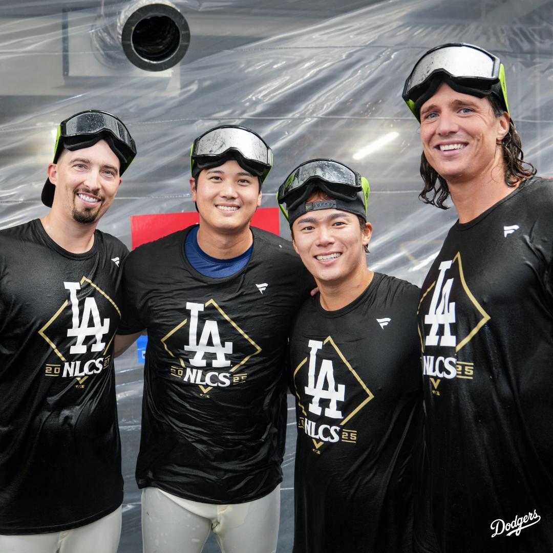 大谷翔平MLB2025NLCS優勝BLACK＆GOLDロッカーROOMTEE/L