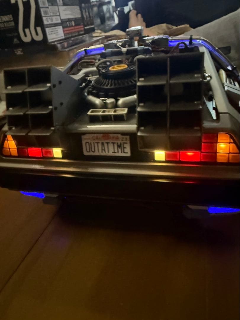 壱商　デアゴスティーニ　デロリアン