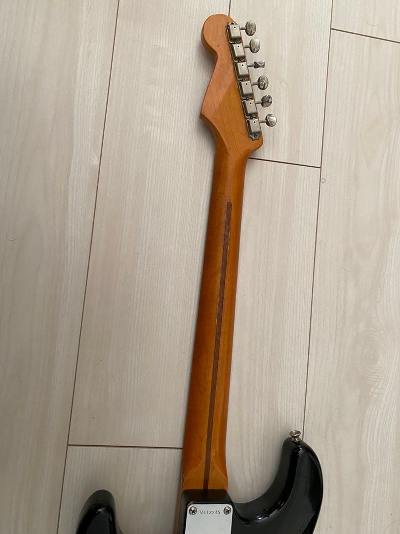 ギター FENDER AMERICAN VINTAGE STRATOCASTER