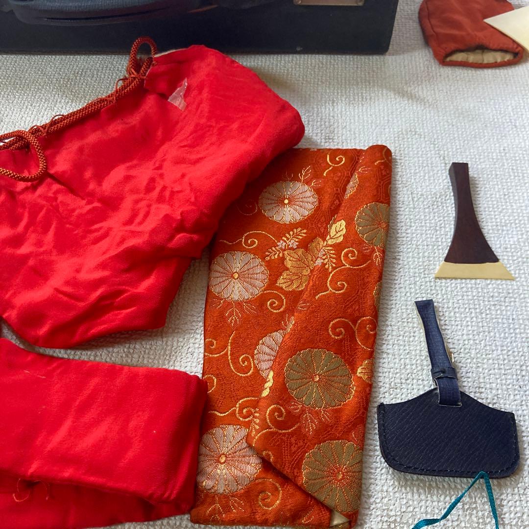 三味線 木製 付属品あり　ケース付き　破れあり