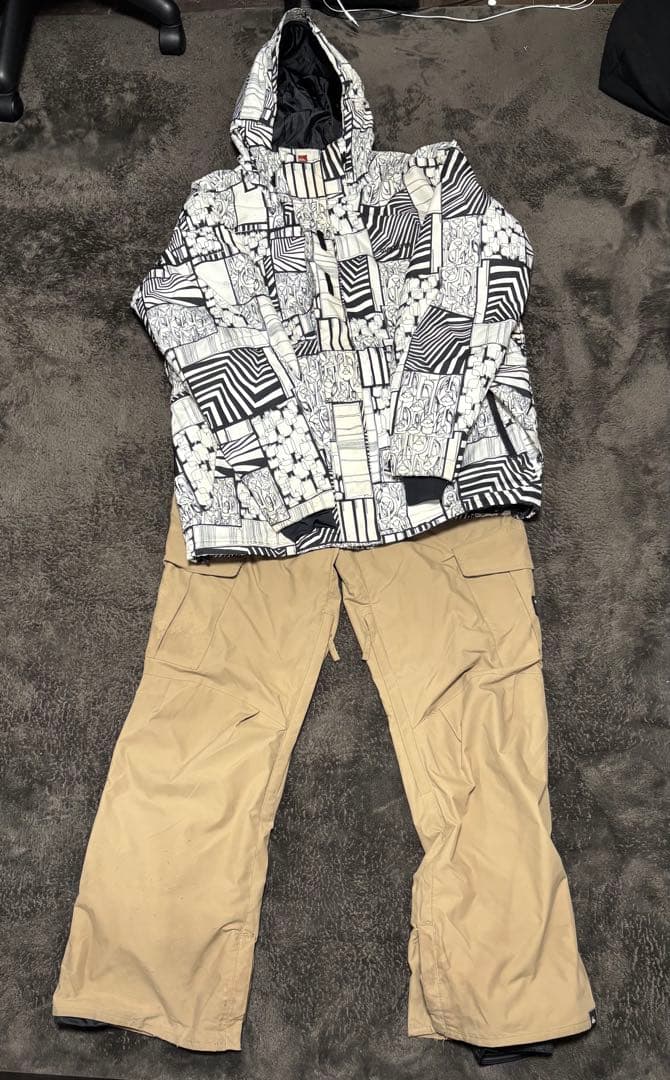 Quicksilver スノボーウェア上下セット