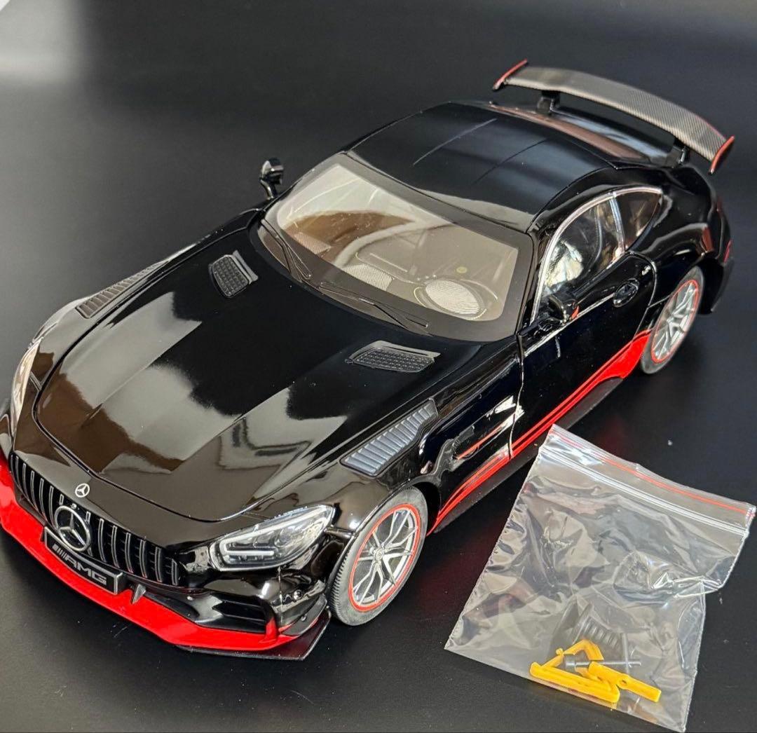 1/18　AMG　GTR　ミニカー　メルセデスベンツ　Mercedes-Benz