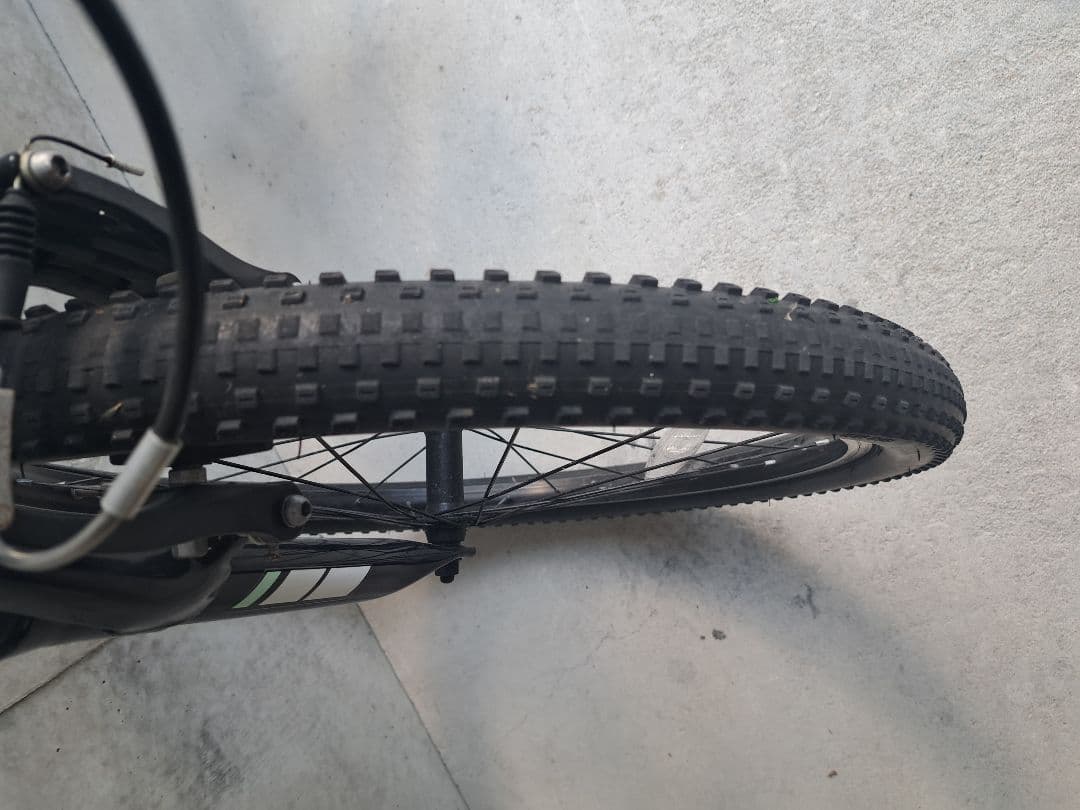 Trek マウンテンバイク 猫のステッカー付き