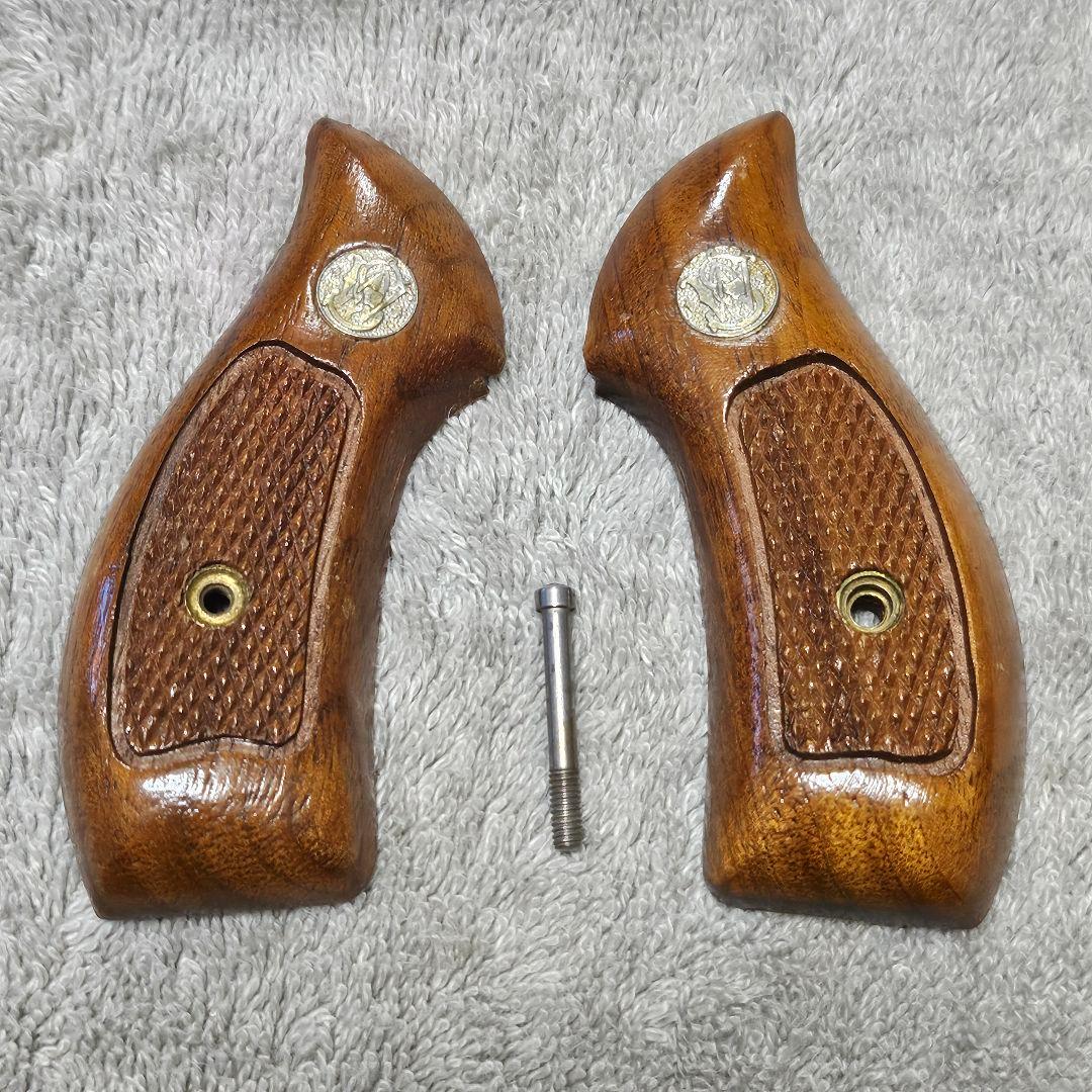 実物 S&W M36 他 Jフレーム 用 ダイヤモンドチェッカー 木製グリップ
