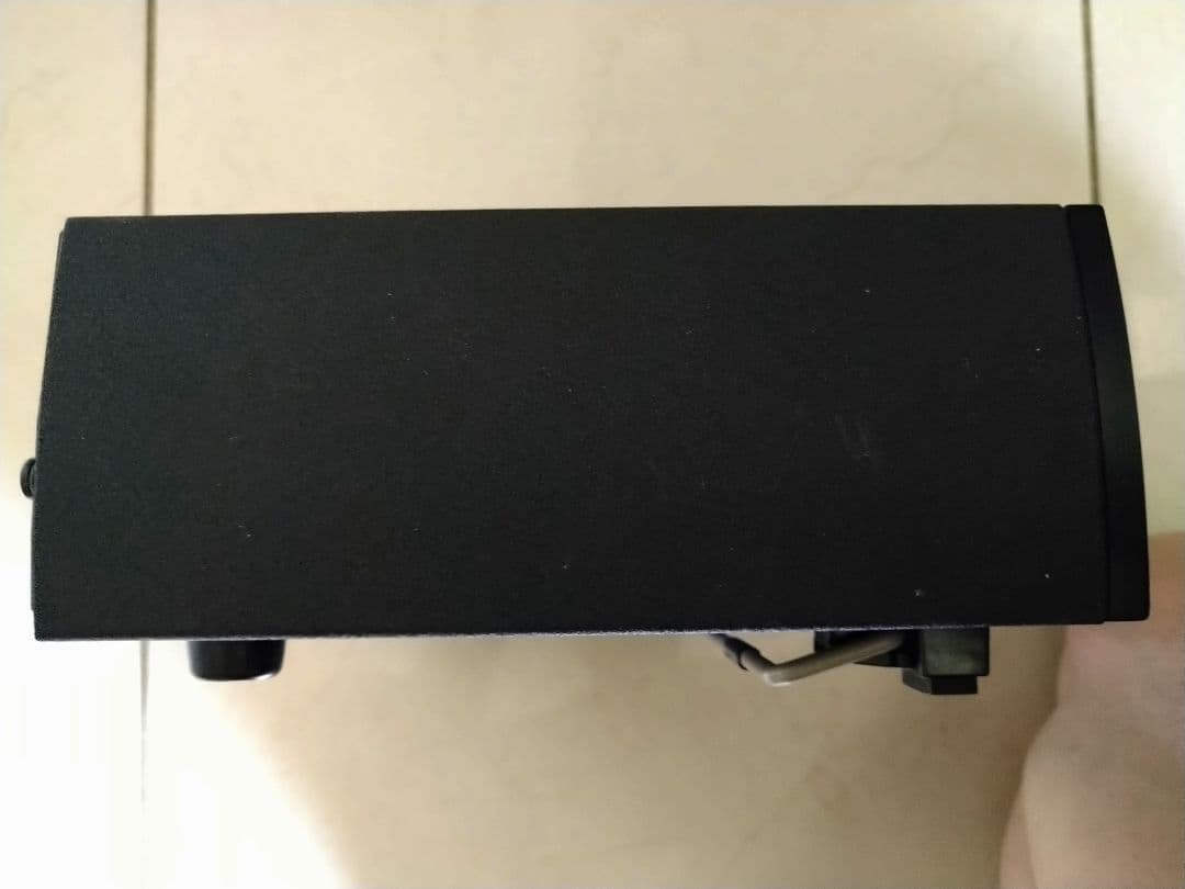 AOR AR7030 受信機 本体と付属品