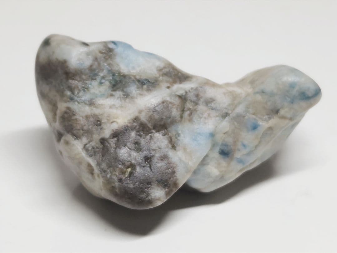 コン沢 88g 翡翠 ヒスイ 原石 鑑賞石 自然石 誕生石 鉱物 鉱石 水石