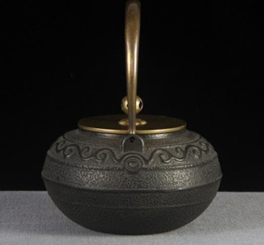 鋳鉄製の黒い鉄瓶 鉄器 老鉄瓶 提梁壺 茶道具対応 容量 : 1.1L