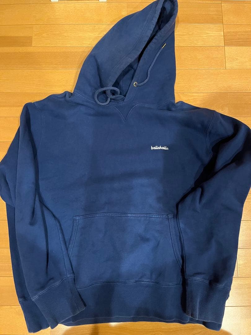 ballaholic ネイビー フード付きパーカー