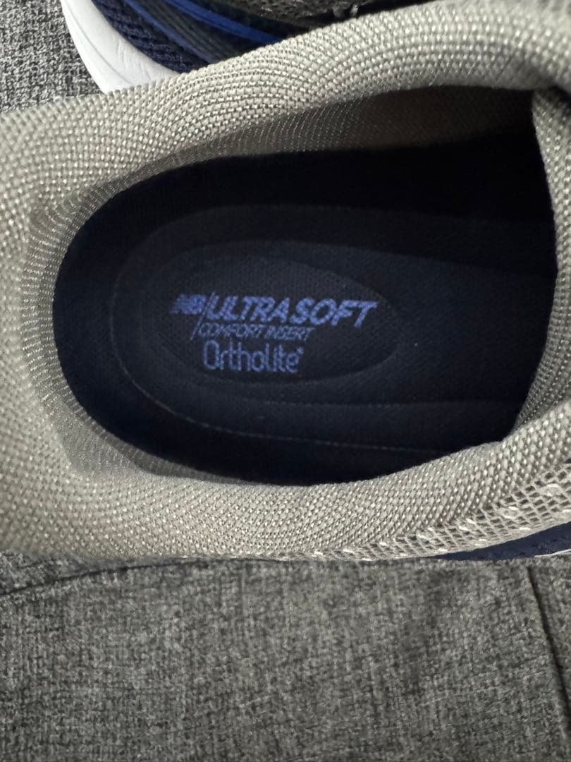 【ほぼ新品】ニューバランス　ランニングシューズ