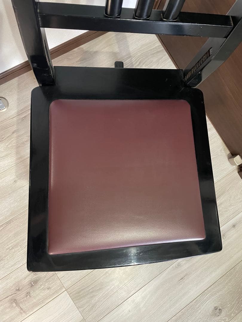 中古良品　ヤマハ背付ピアノ椅子.トムソン椅子