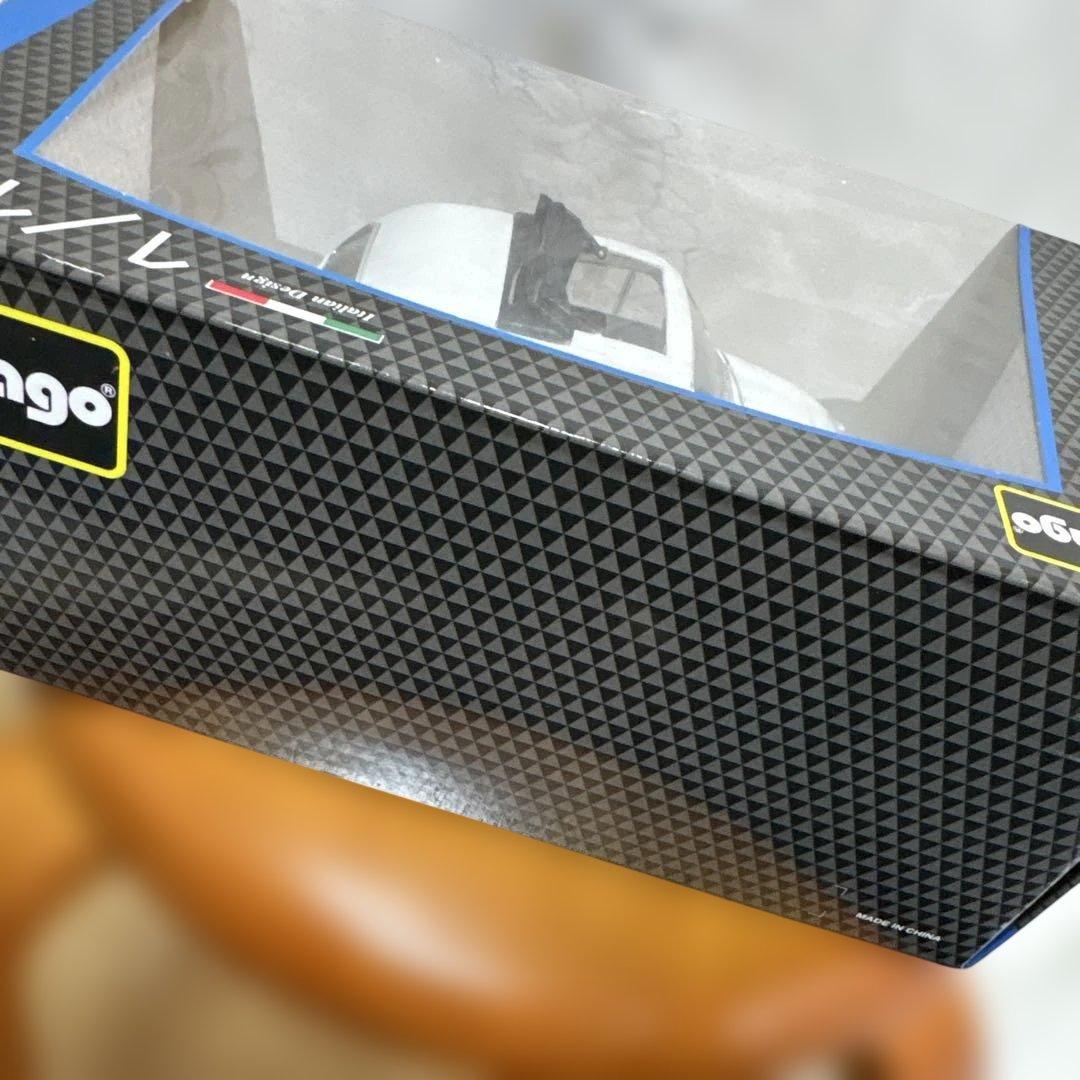 Burago Fiat 500L (1968) ミニカー 1/18