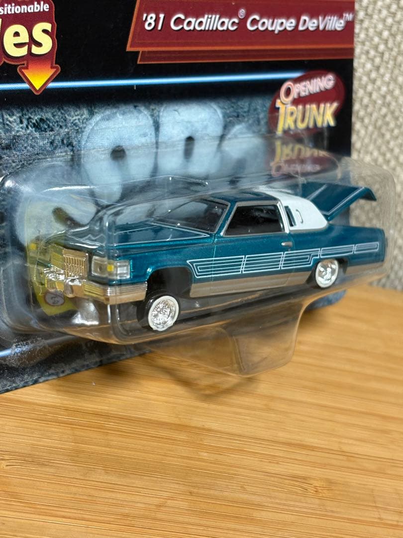 ヨシ '81 Cadillac Coupe DeVille レベル