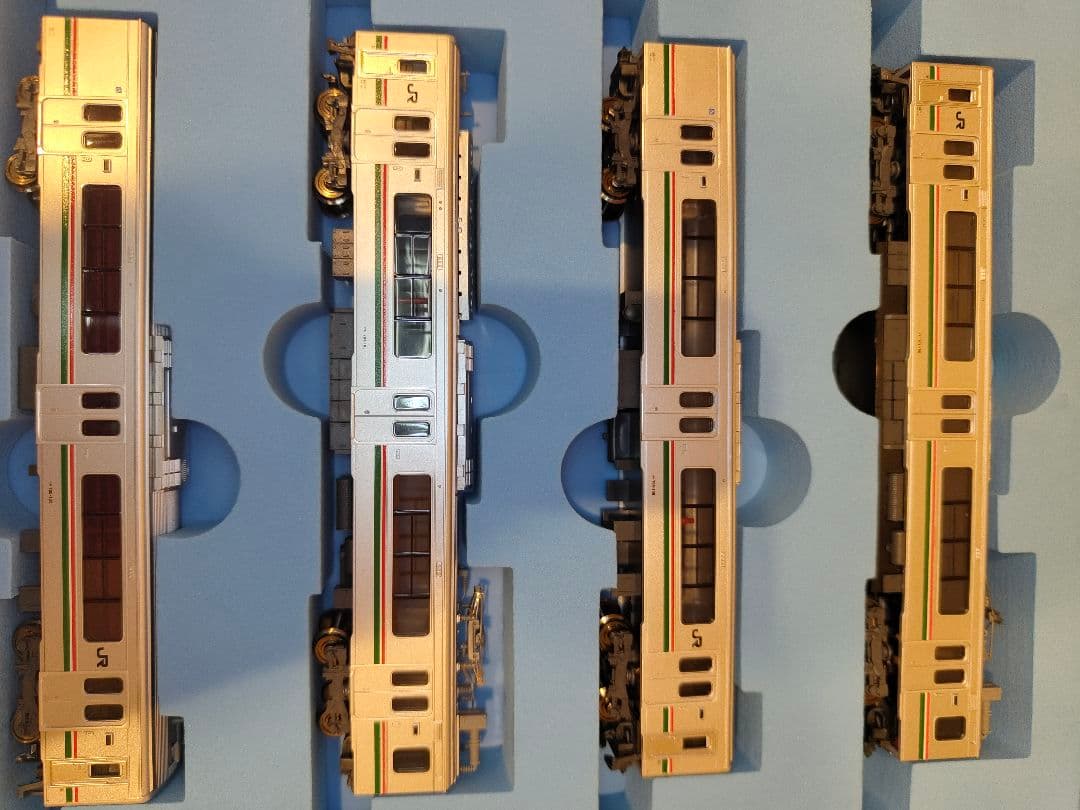 【貴重品】701系-100番台・仙台色 4両セット　マイクロエース