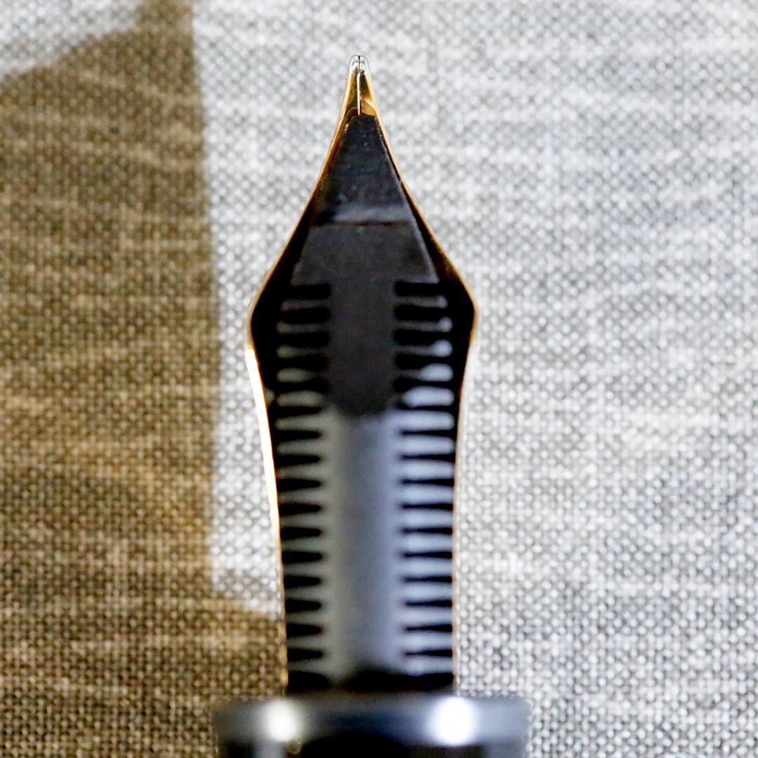 【送料込み】モンブラン 万年筆 １４９ Ｆニブ １４Ｋ中白 エボナイト芯