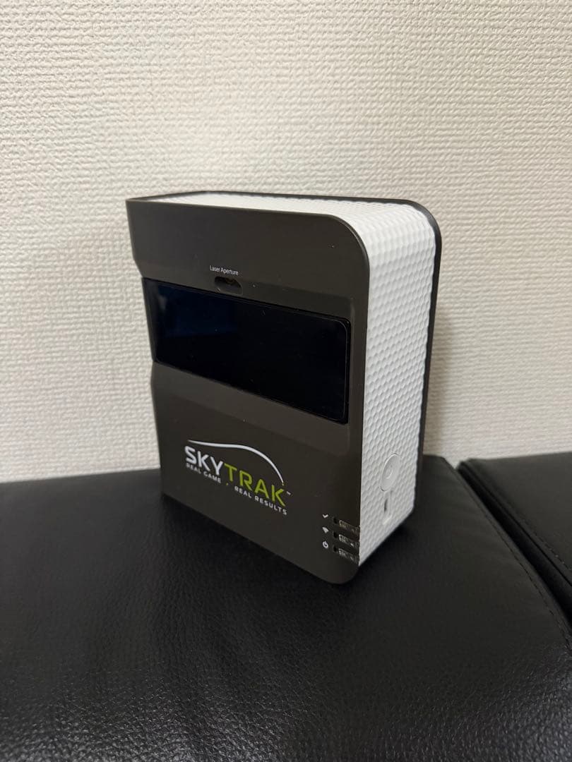 ゴルフ弾道計測器 スカイトラック(SKYTRACK)純正プロテクター付き