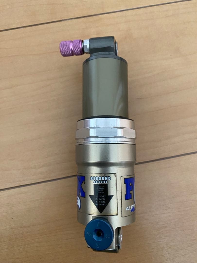 FOX リアサスペンション　ALPS 4R 軸間145？