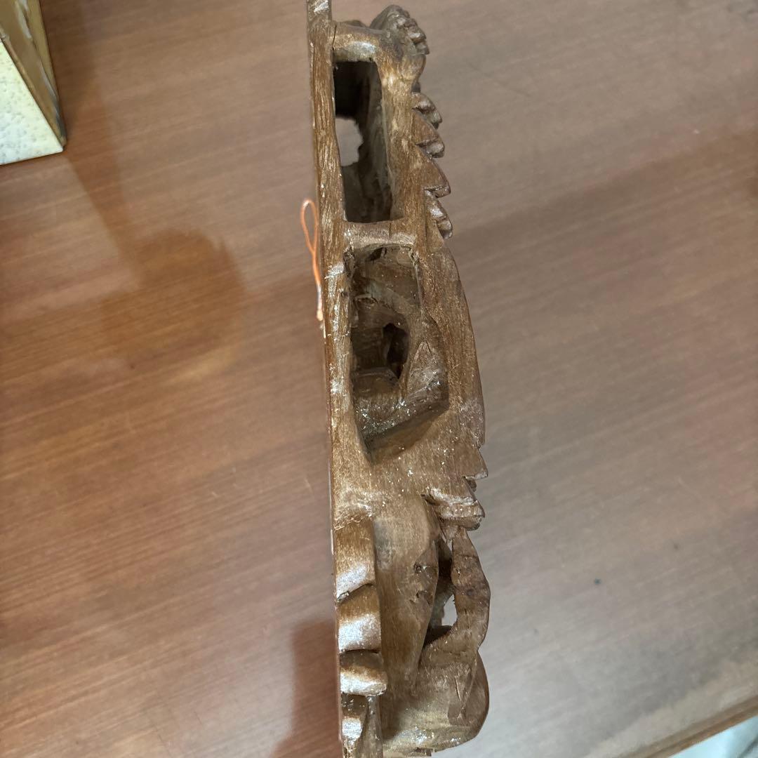 バリ島 GARUDAショップ購入 ヴィンテージ木彫り壁掛けアート（人物と鹿）