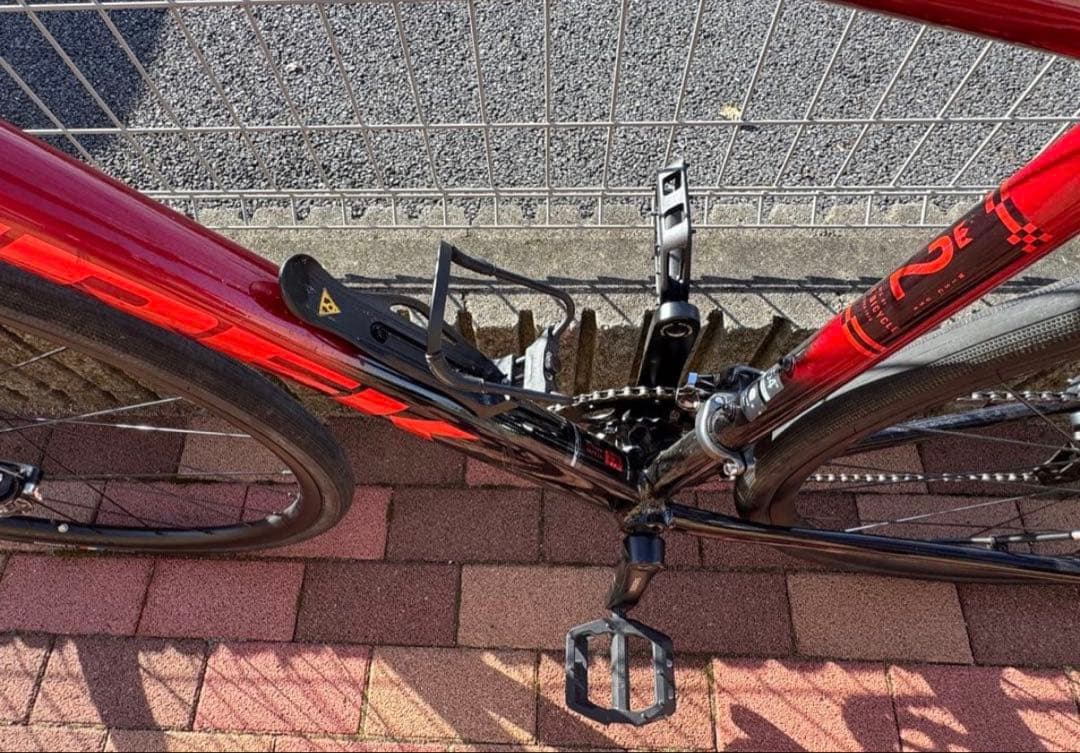 Trek アルミフレーム ロードバイク送料込み値段