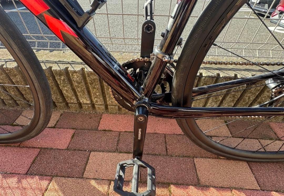 Trek アルミフレーム ロードバイク送料込み値段