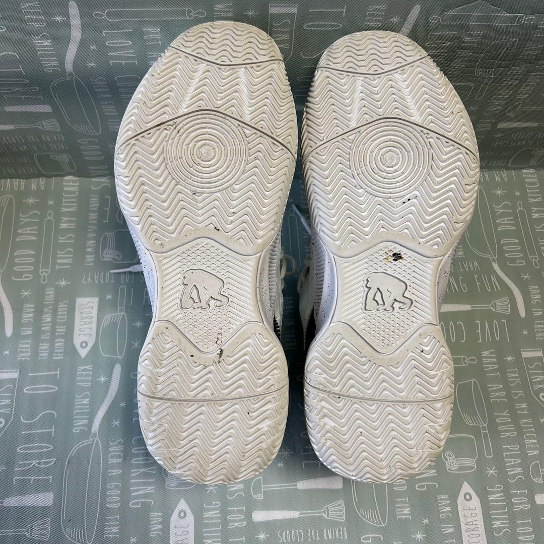 【極美品】　EGOZARU エゴザル　バスケットシューズ　WH 28.5㎝