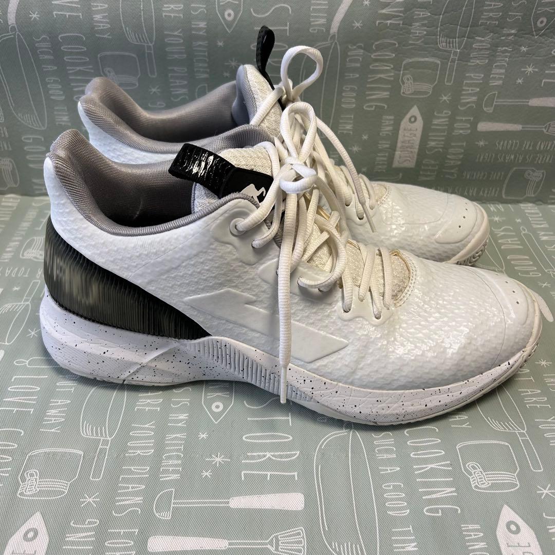 【極美品】　EGOZARU エゴザル　バスケットシューズ　WH 28.5㎝