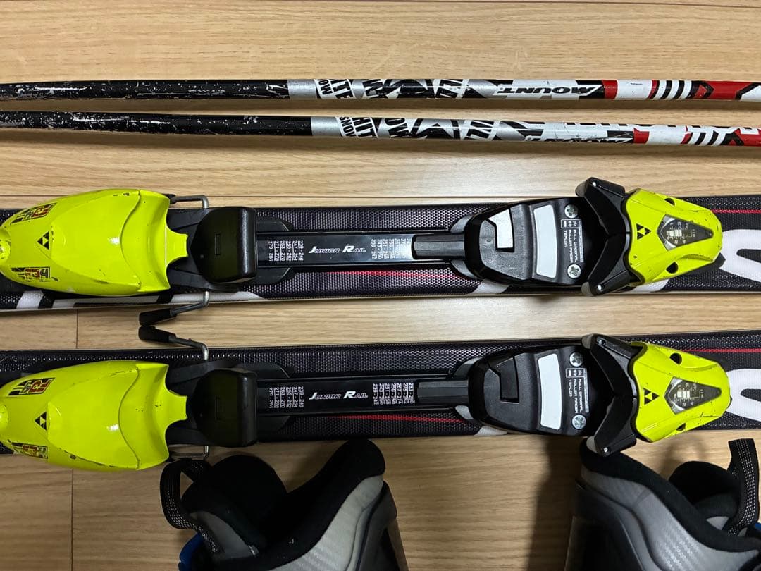 FISCHER NORDICA ジュニアスキー4点セット 男の子 キッズ 小学生