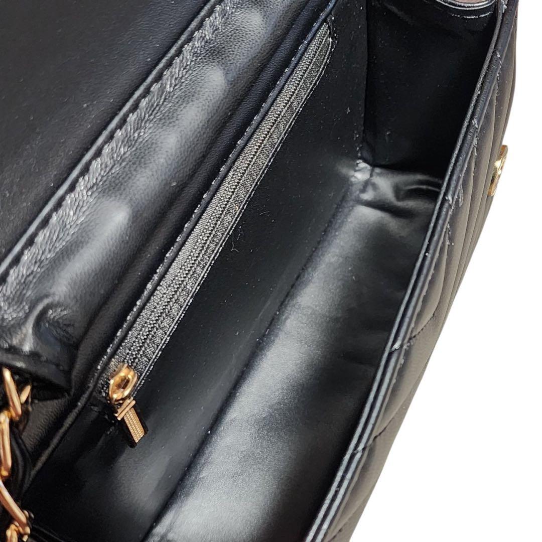 CHANEL　Vステッチ　ショルダーバッグ　黒　ノベルティ