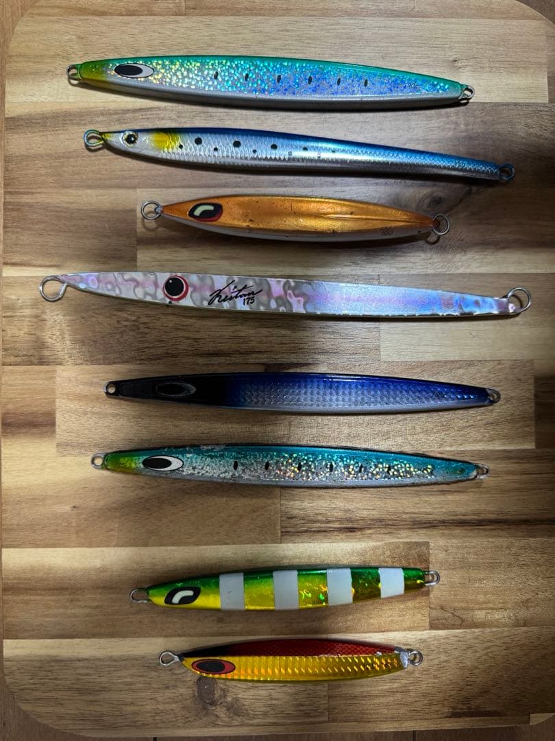 ジギング引退セット　(リール2個、ジグ30本、タックルボックス付き)