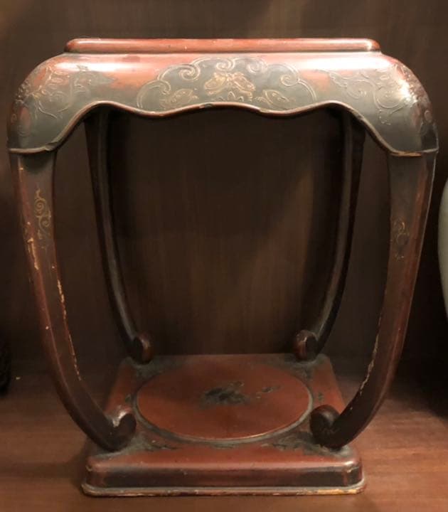 骨董　朱漆　楼閣山水人物堆錦螺鈿　中央香台