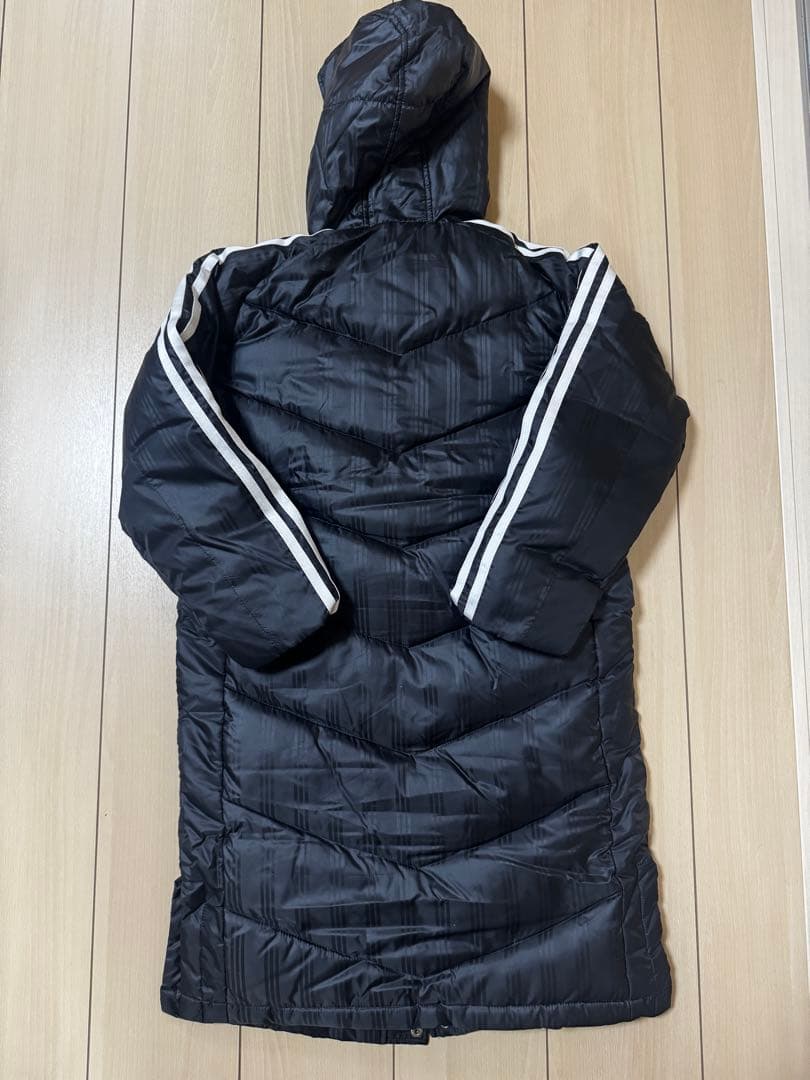 新品未使用adidas アディダス　ダウンベンチコート　130cm