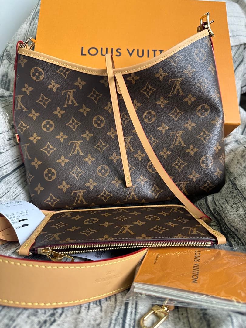 ショルダーバッグ 中型 ブラウン