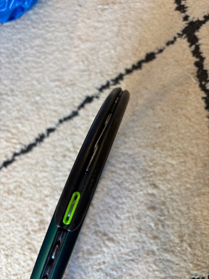 ウィルソン　テニスラケット　BLADE