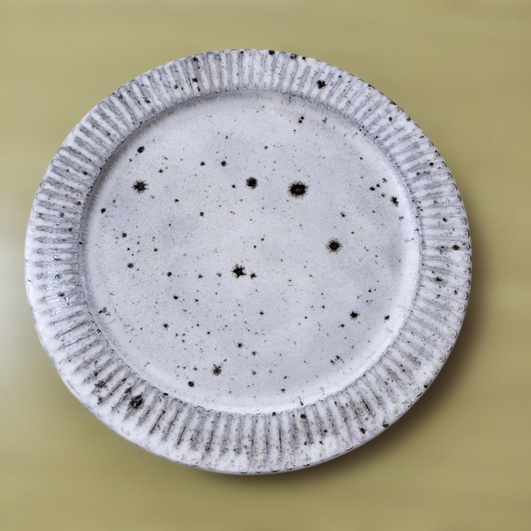 余宮隆　しのぎリム皿　7寸 2枚セット