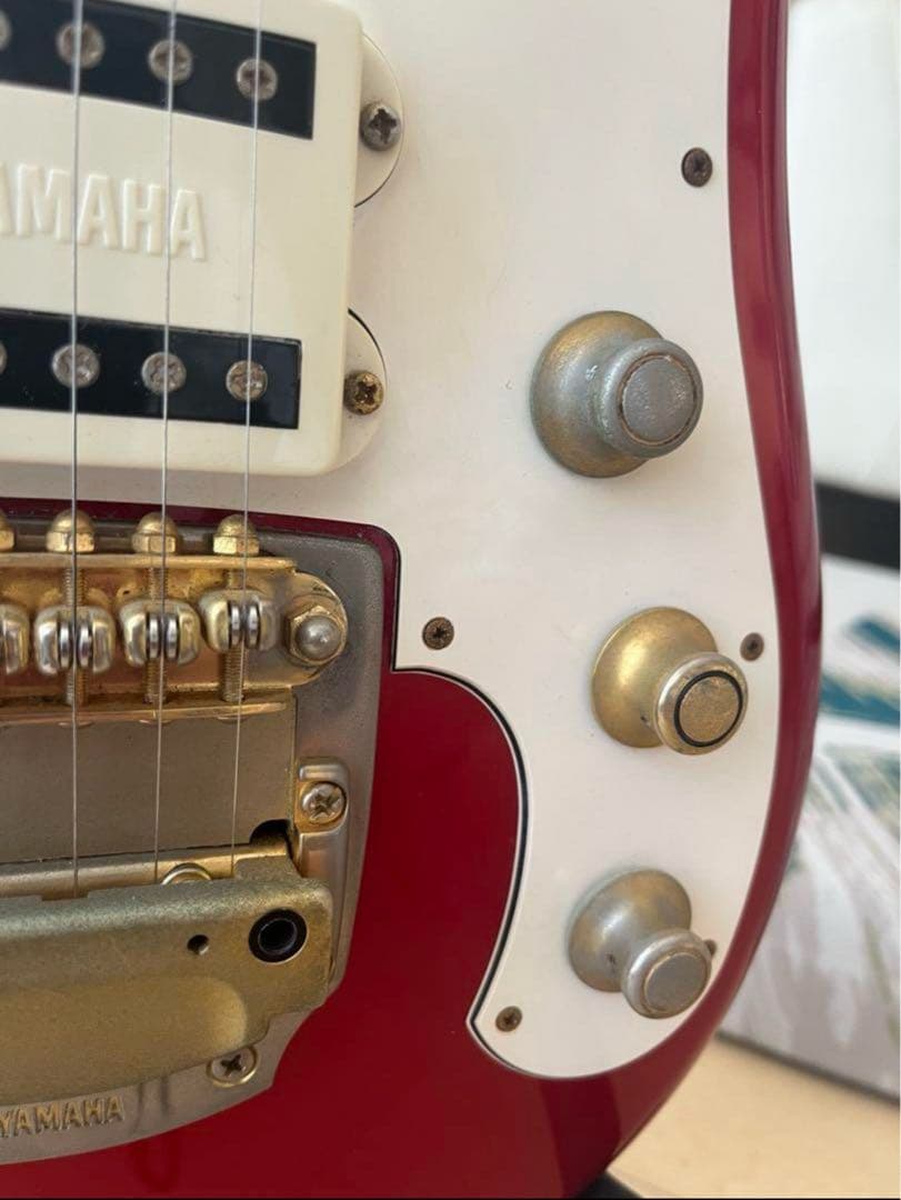 Yamaha SGV700 レッドエレキギター
