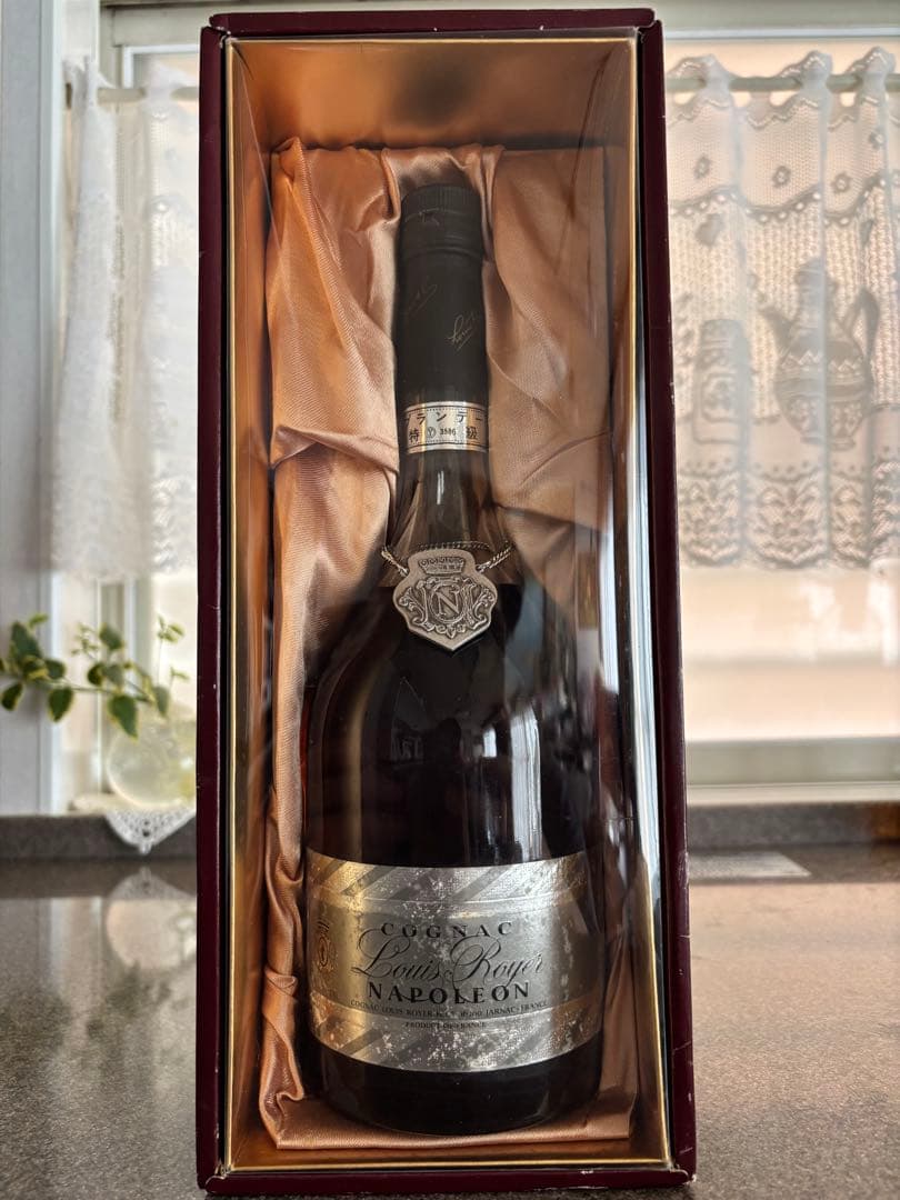 ナポレオンブランデー ルイ・ヴィトンロワイエ コニャック特級700ml 未開封