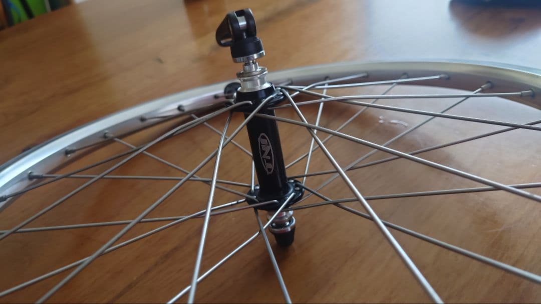 モールトン17インチ369手組み28ホールホイール12-25カンパカセット付