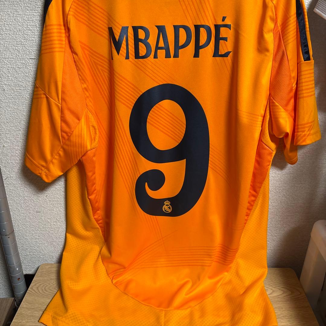 レアル・マドリード MBAPPÉ シャツ 9番 オレンジ　正規品