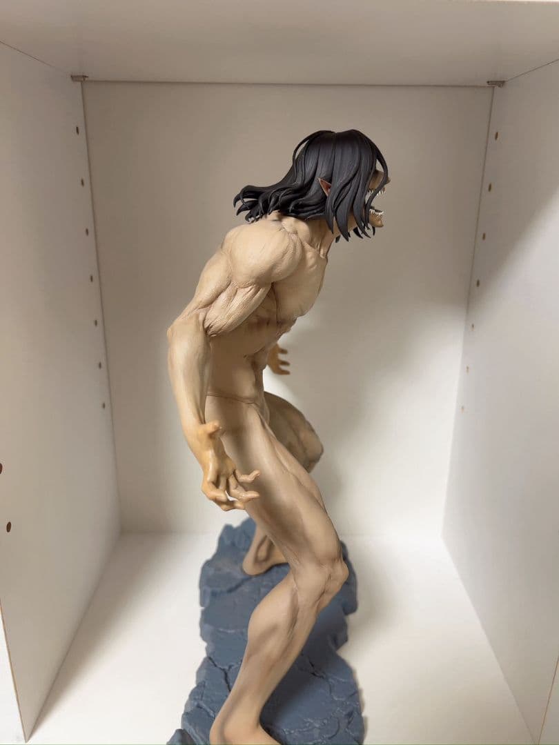 進撃の巨人 一番くじ〜自由を求めて〜エレン・イェーガー 巨人 Verリヴァイ兵長