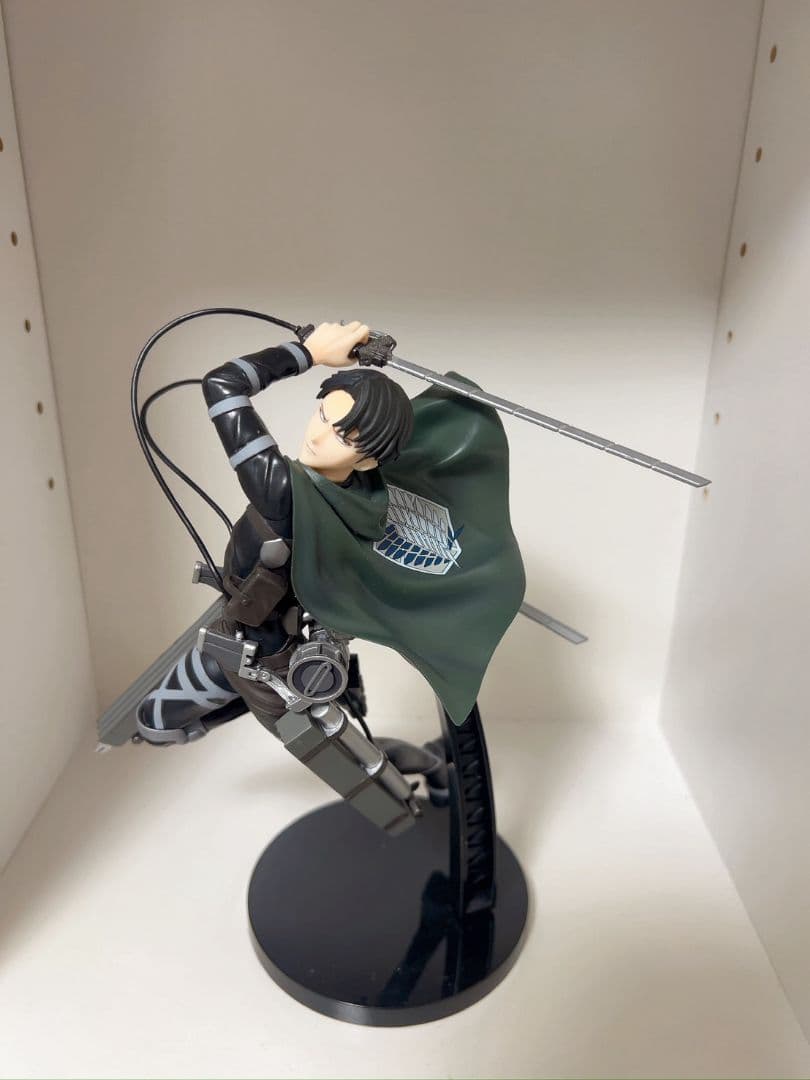 進撃の巨人 一番くじ〜自由を求めて〜エレン・イェーガー 巨人 Verリヴァイ兵長