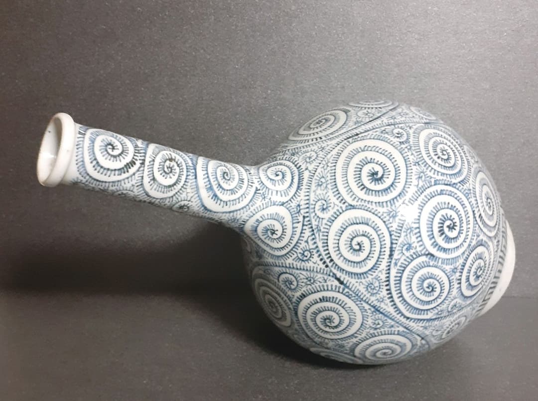 【本物保証！】江戸時代後期　古伊万里　蛸(たこ)唐草文　H.42.6cm　大徳利