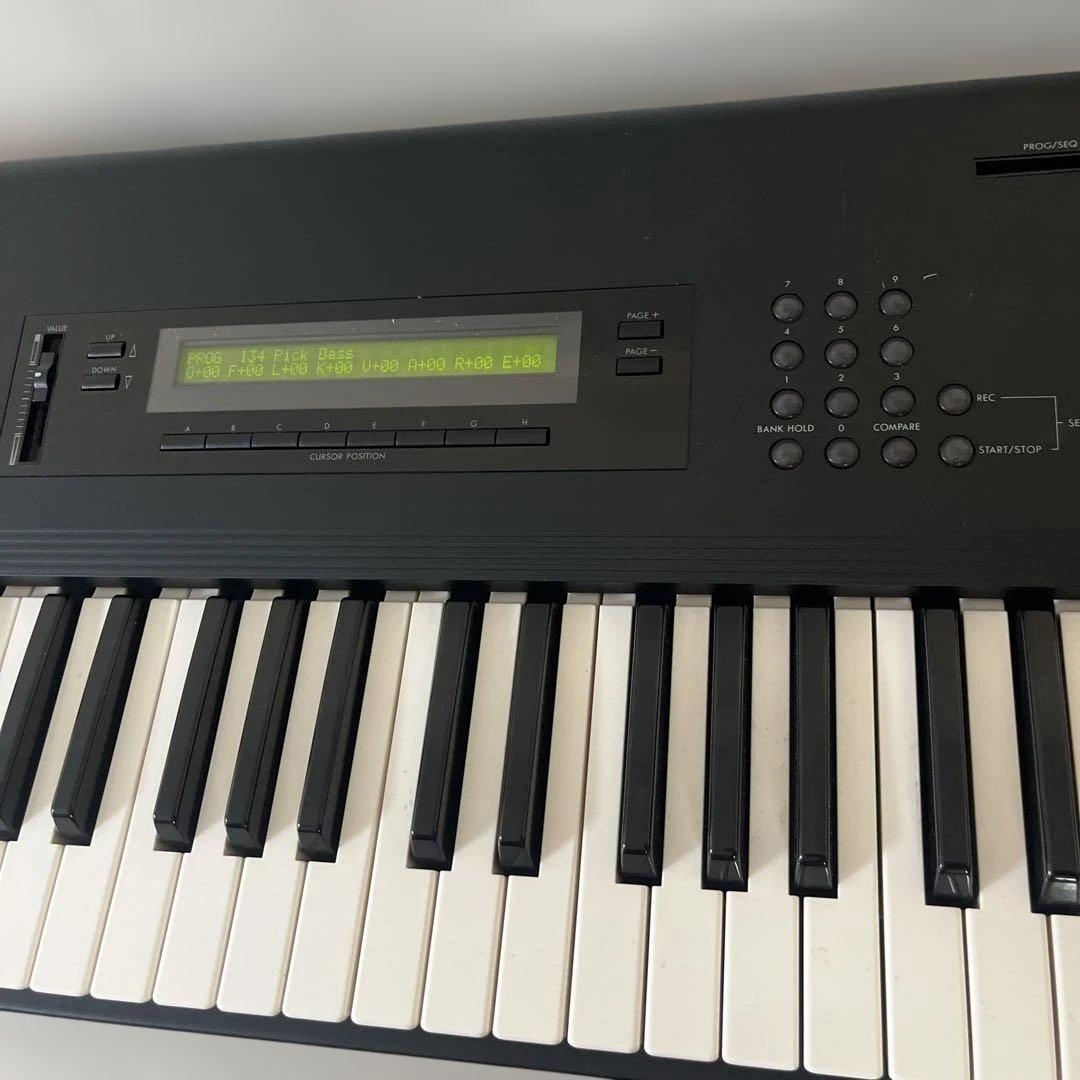 名器　KORG　M1　61鍵盤 シンセサイザー　電池交換済み