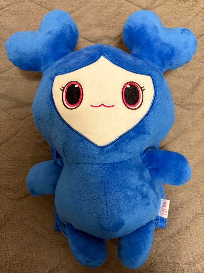 TWICE LOVELYS×GiGO　ぬいぐるみリュック青　ツウィ